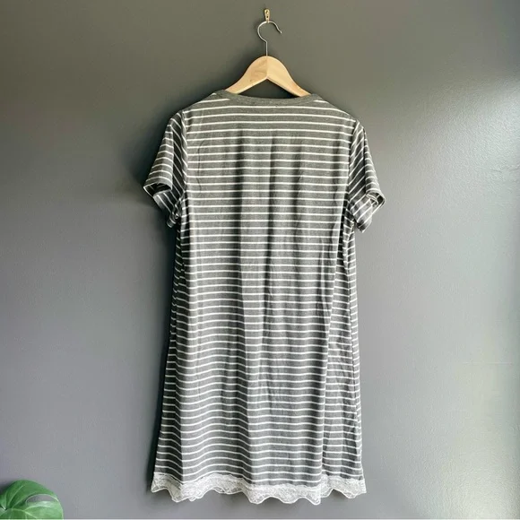 Women Striped Button Down Night Gown with Lace Accent Pocket Size M Nightshirt - Picture 2 of 6